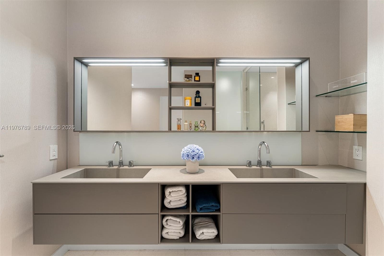 741 Harbor Dr, Key Biscayne FL 33149 — 29