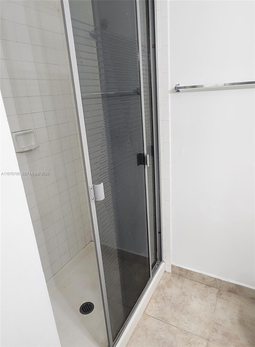 902 NE 209 St # 40, Miami FL 33179 — 11