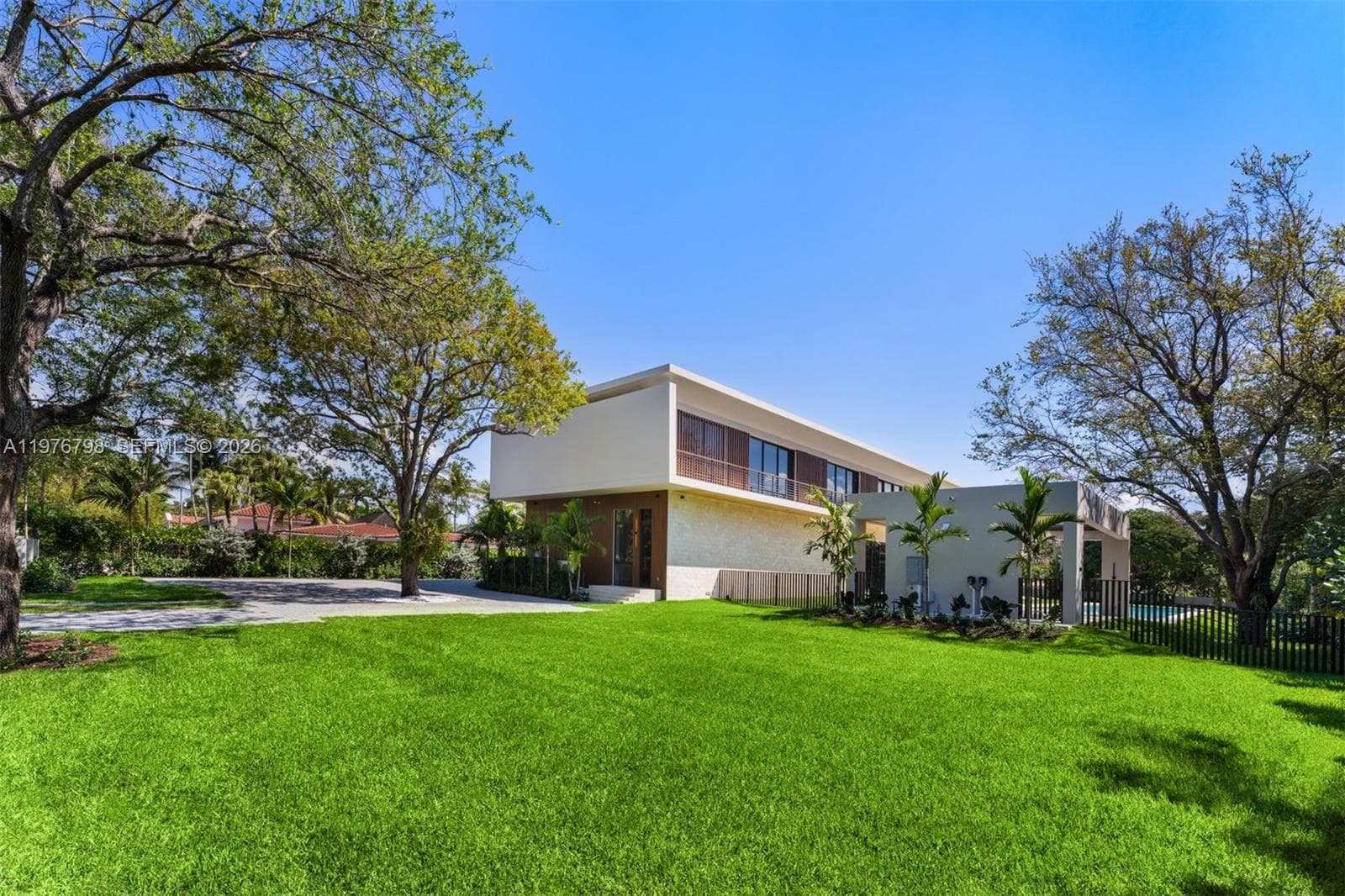 8755 SW 54th Ave, Miami FL 33143 — 39