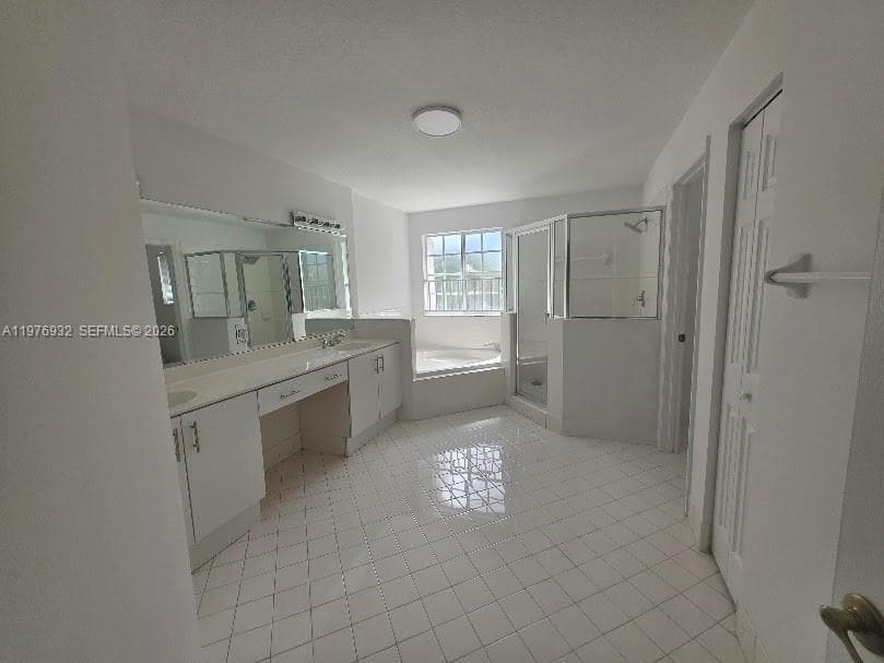 11525 NW 71st St, Doral FL 33178 — 12