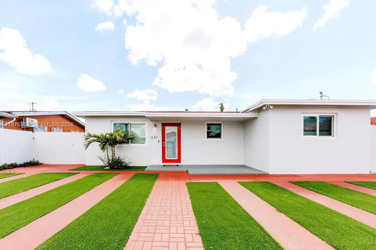 1647 NW 29th Ave, Miami FL 33125 — 1