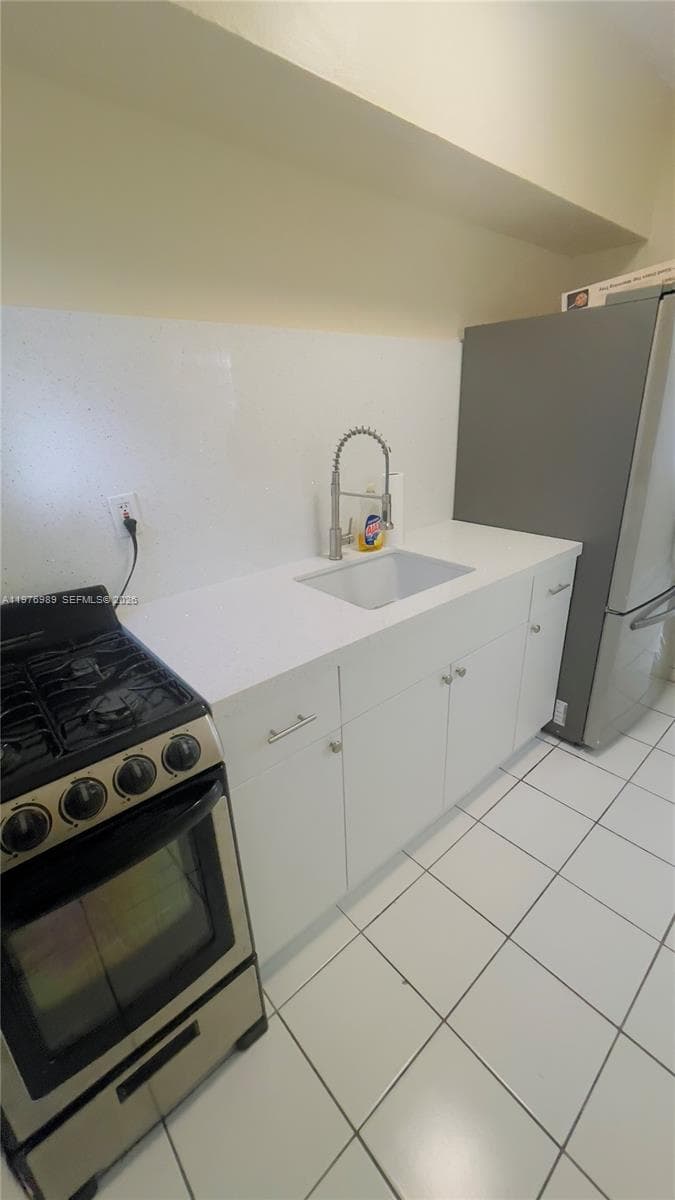 807 86th St # 801, Miami Beach FL 33141 — 4