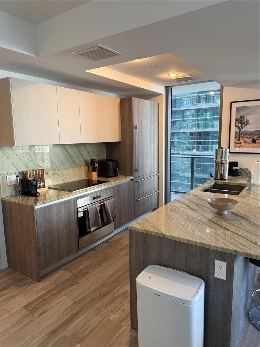 801 S Miami Ave # 1705, Miami FL 33131 — 16