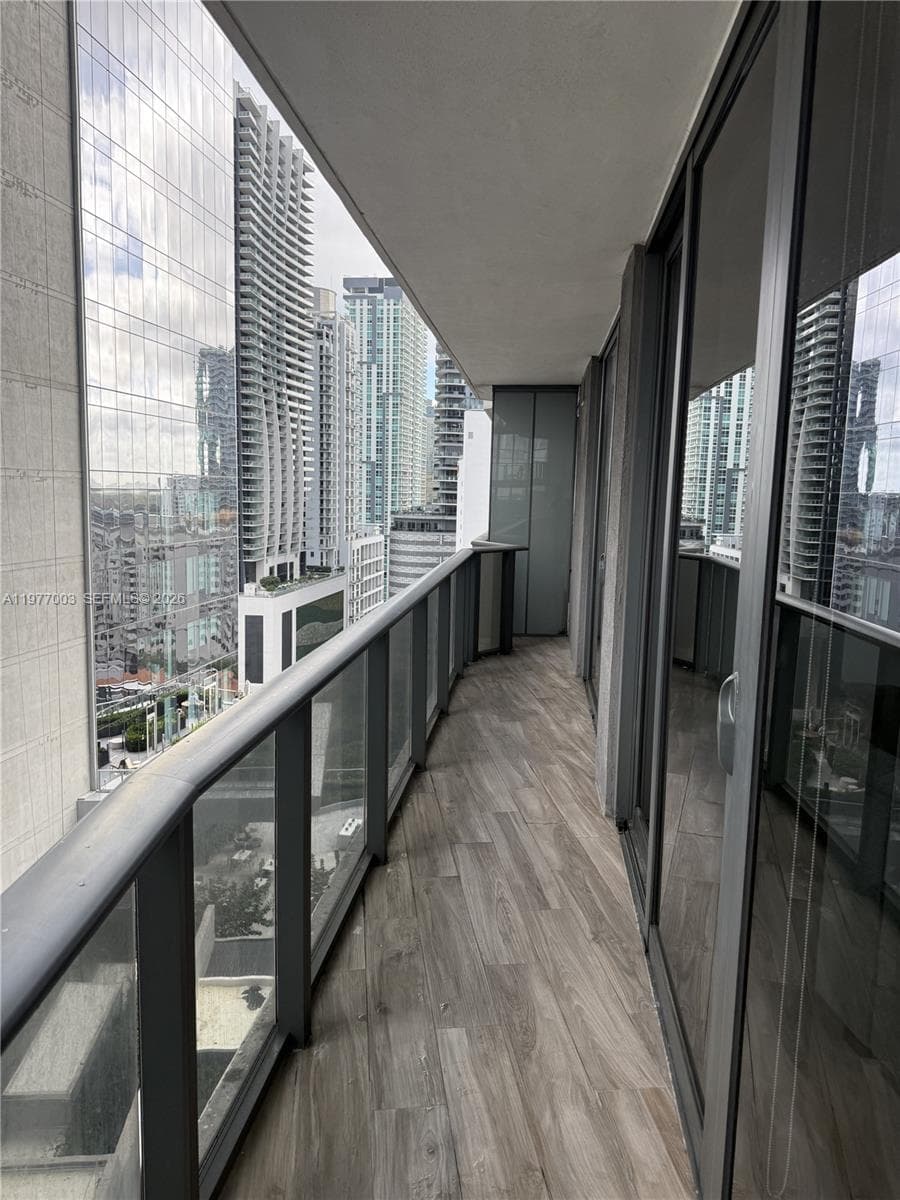 801 S Miami Ave # 1705, Miami FL 33131 — 32