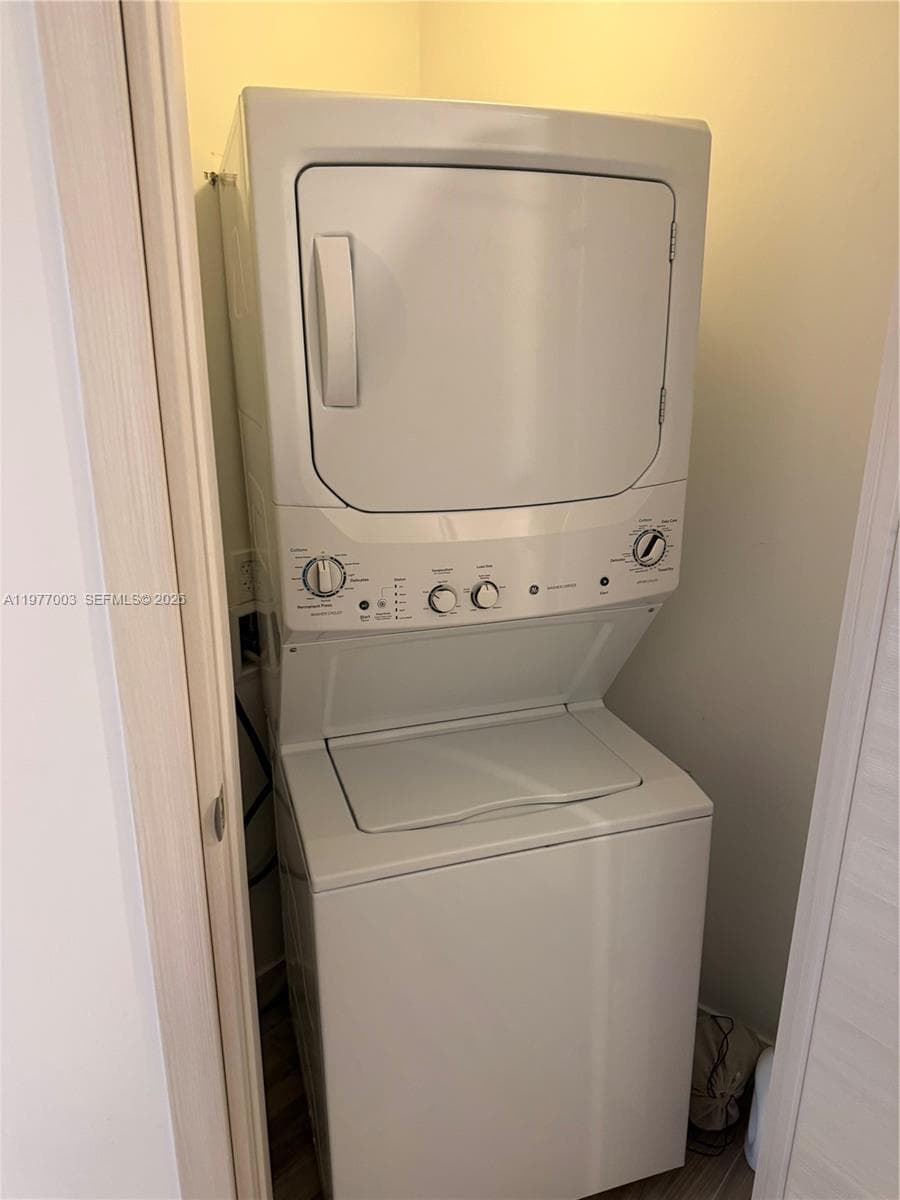 801 S Miami Ave # 1705, Miami FL 33131 — 28