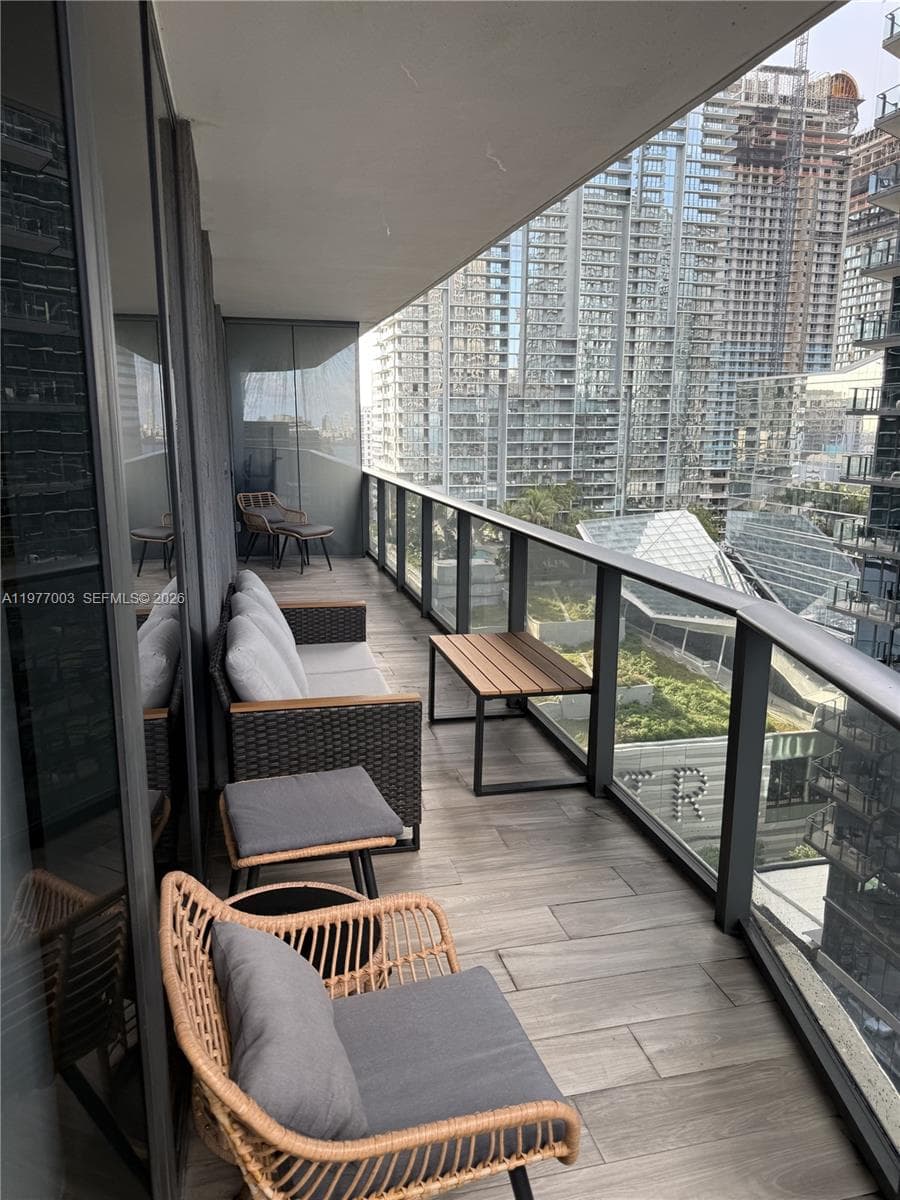 801 S Miami Ave # 1705, Miami FL 33131 — 33