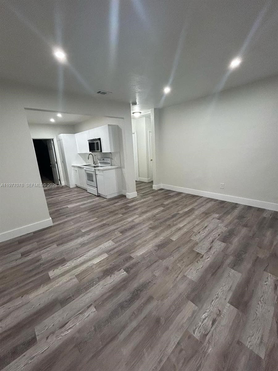 2929 NW 47th St # 2, Miami FL 33142 — 14