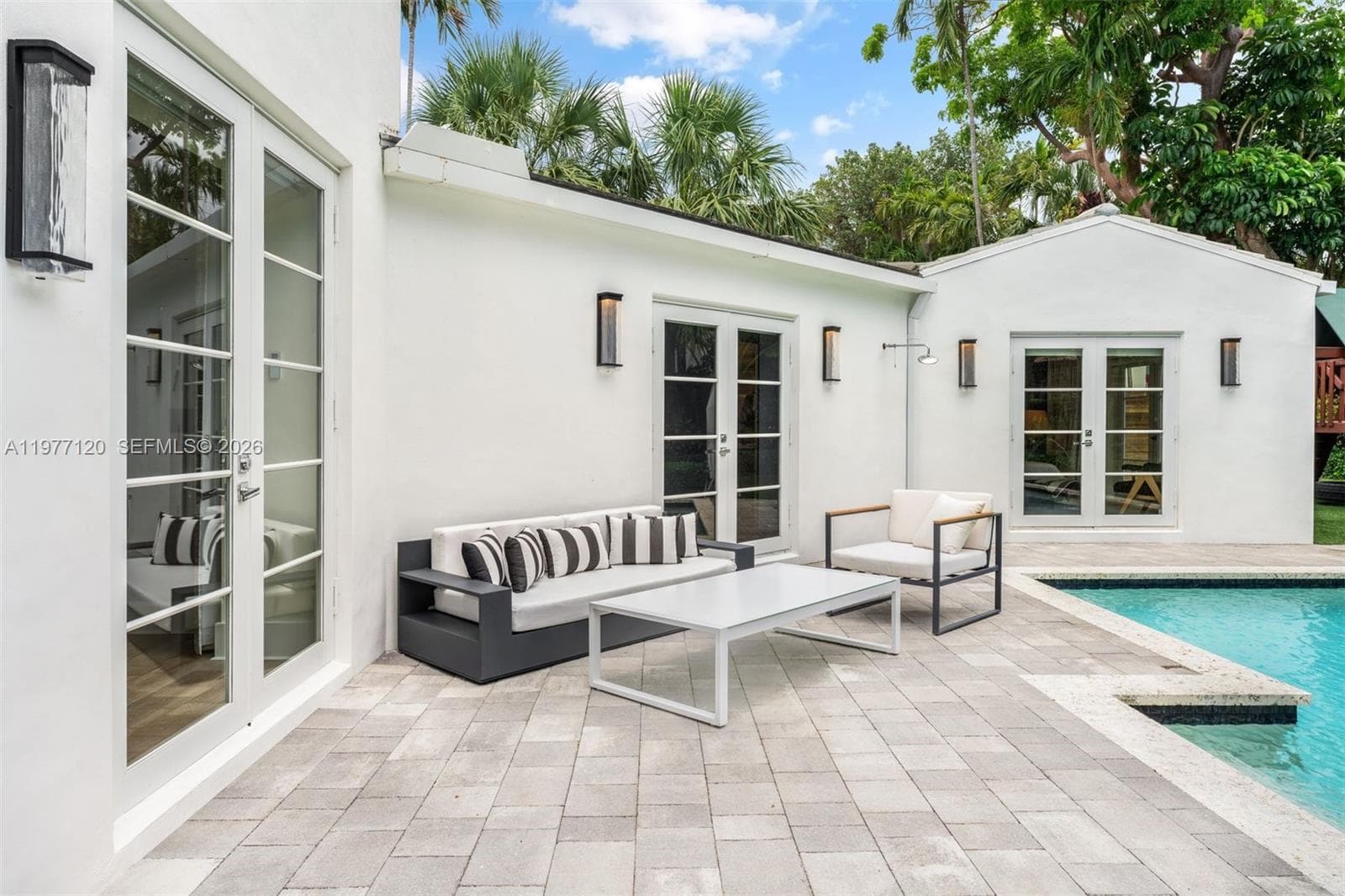 2887 Pine Tree Dr, Miami Beach FL 33140 — 16