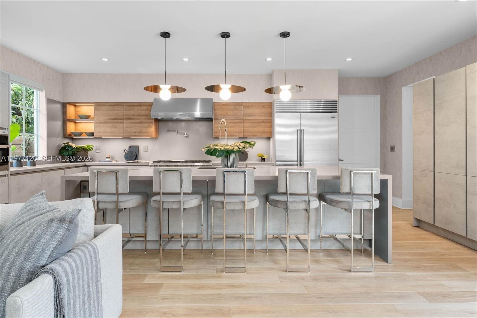 2887 Pine Tree Dr, Miami Beach FL 33140 — 7