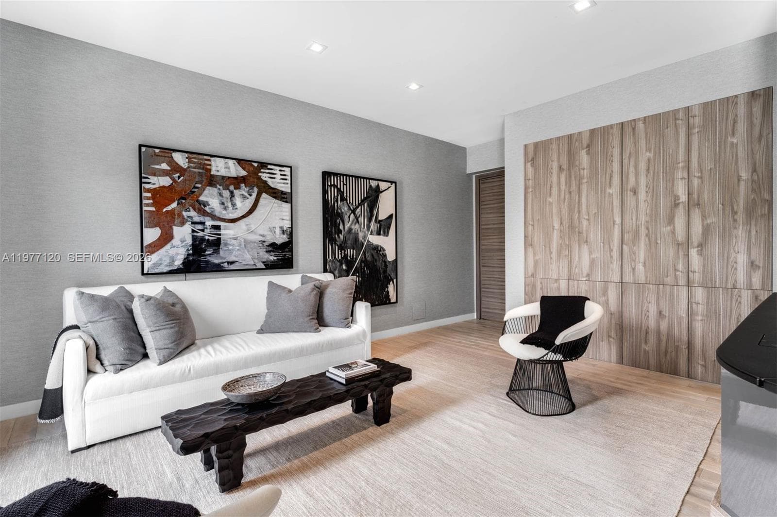 2887 Pine Tree Dr, Miami Beach FL 33140 — 28