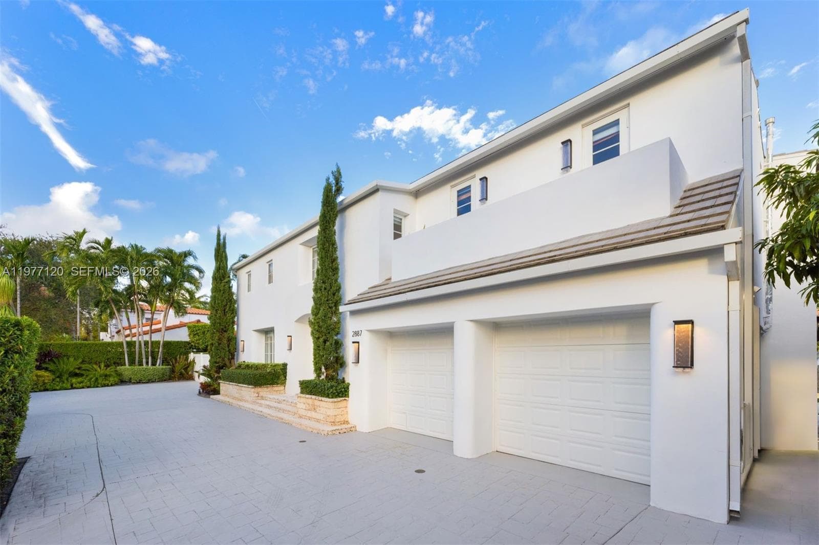 2887 Pine Tree Dr, Miami Beach FL 33140 — 39