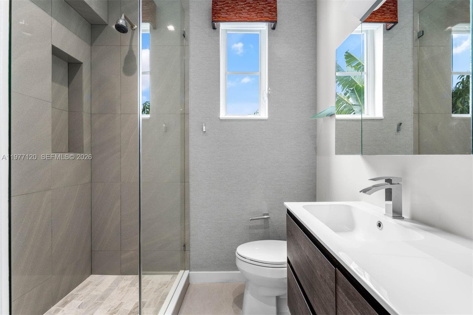 2887 Pine Tree Dr, Miami Beach FL 33140 — 29