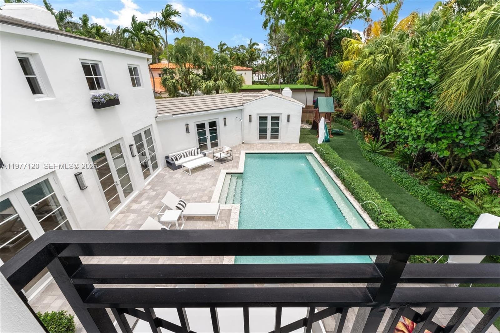 2887 Pine Tree Dr, Miami Beach FL 33140 — 25