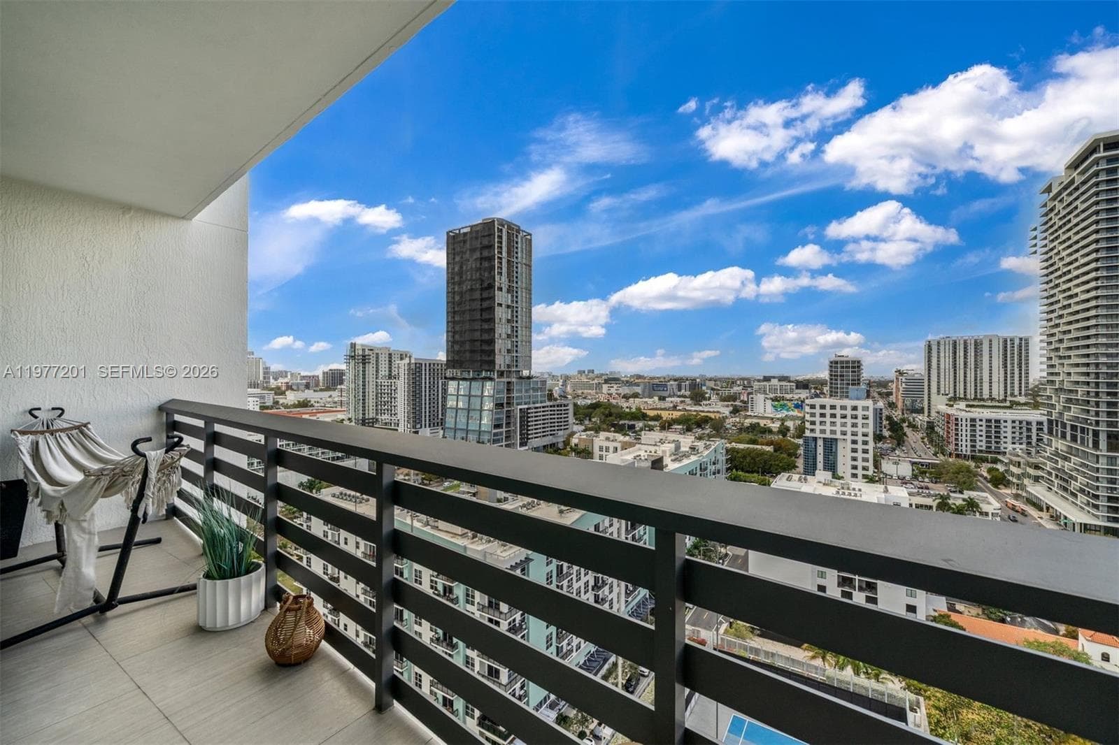 460 NE 28th St # 1901, Miami FL 33137 — 20