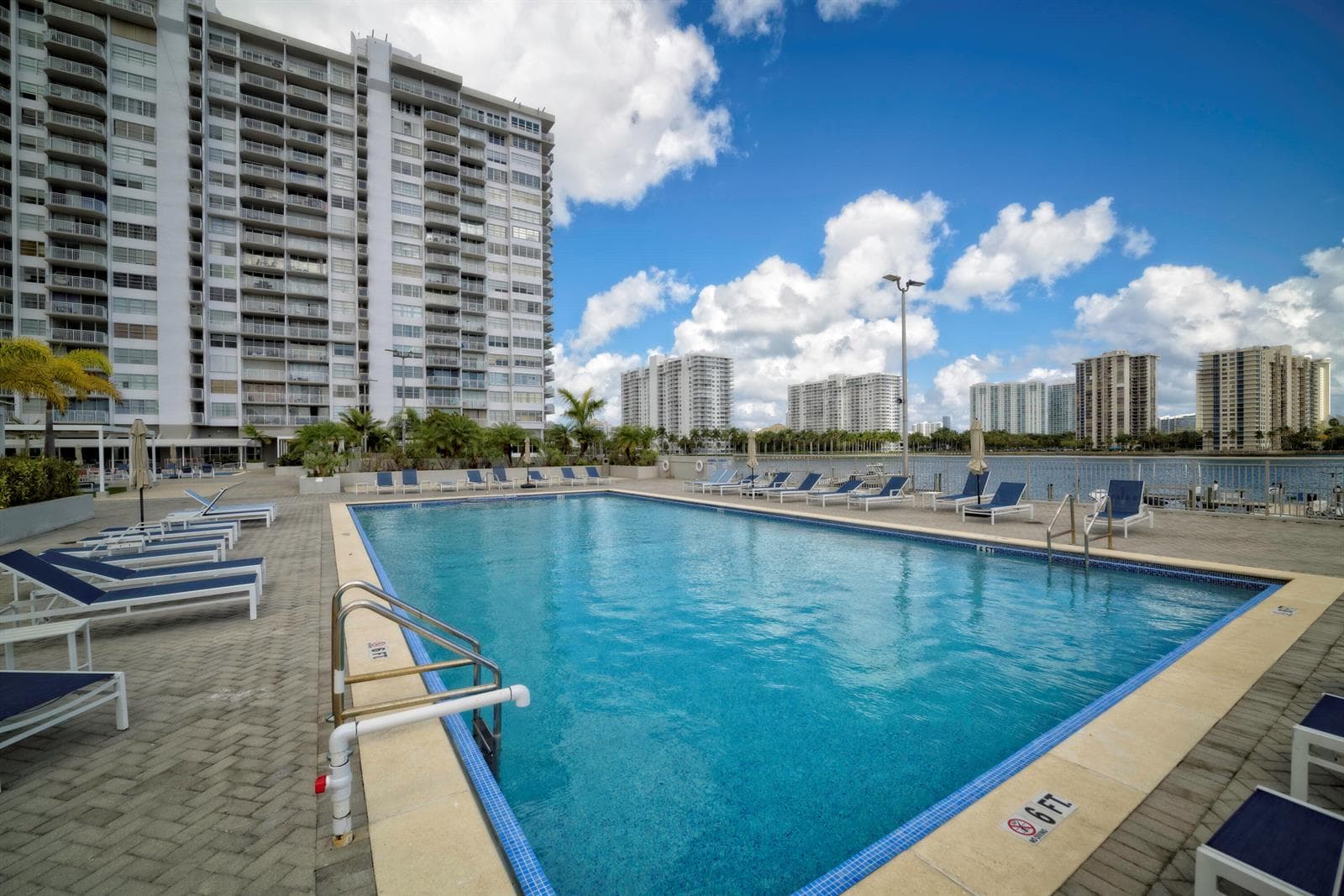 18081 Biscayne Boulevard # 403, Aventura FL 33160 — 17