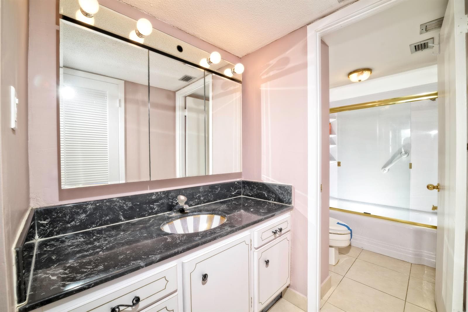 18081 Biscayne Boulevard # 403, Aventura FL 33160 — 31