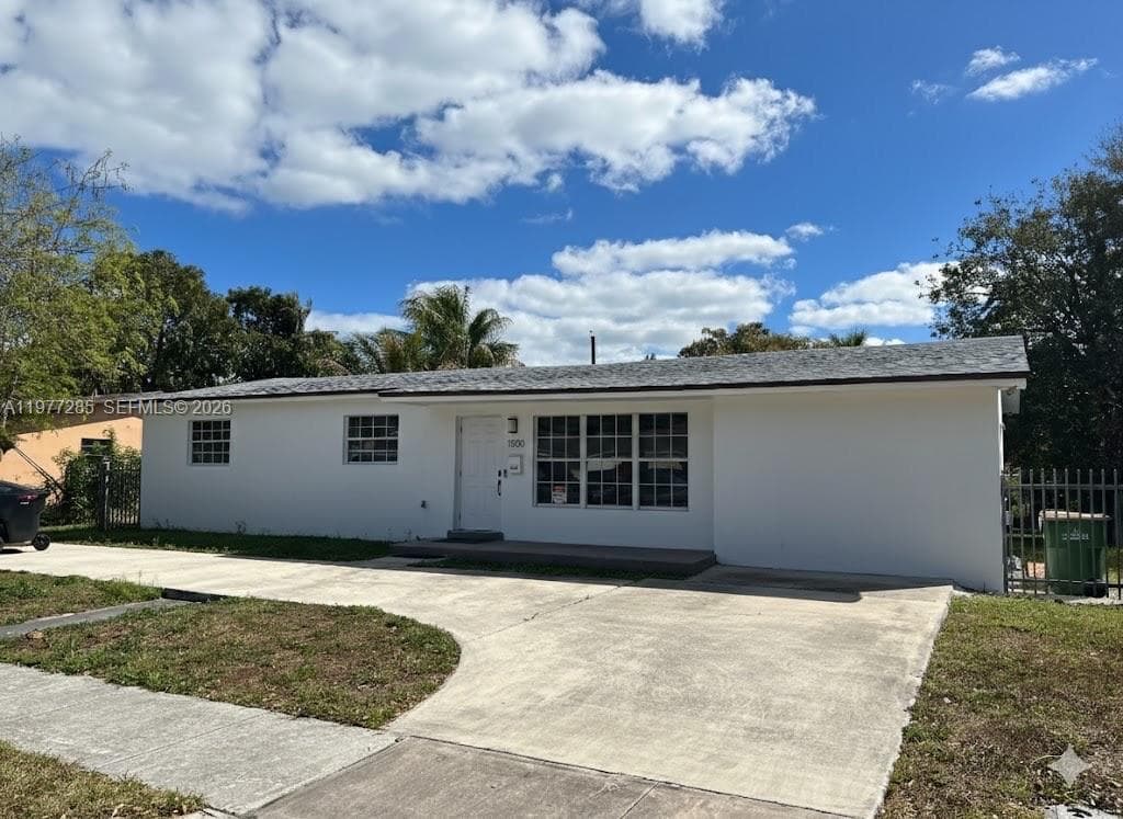 1500 NE 137th St, North Miami FL 33161 — 1