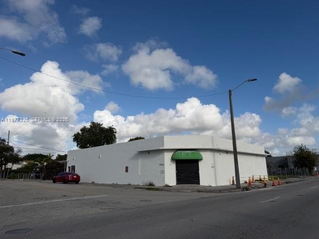 102 NW 22nd Ave, Miami FL 33125 — 1