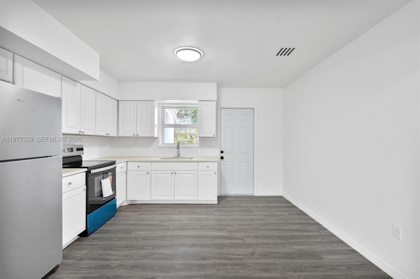 1061 NW 108 ter, Miami FL 33168 — 17
