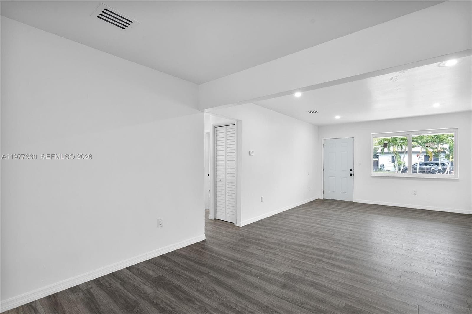 1061 NW 108 ter, Miami FL 33168 — 10