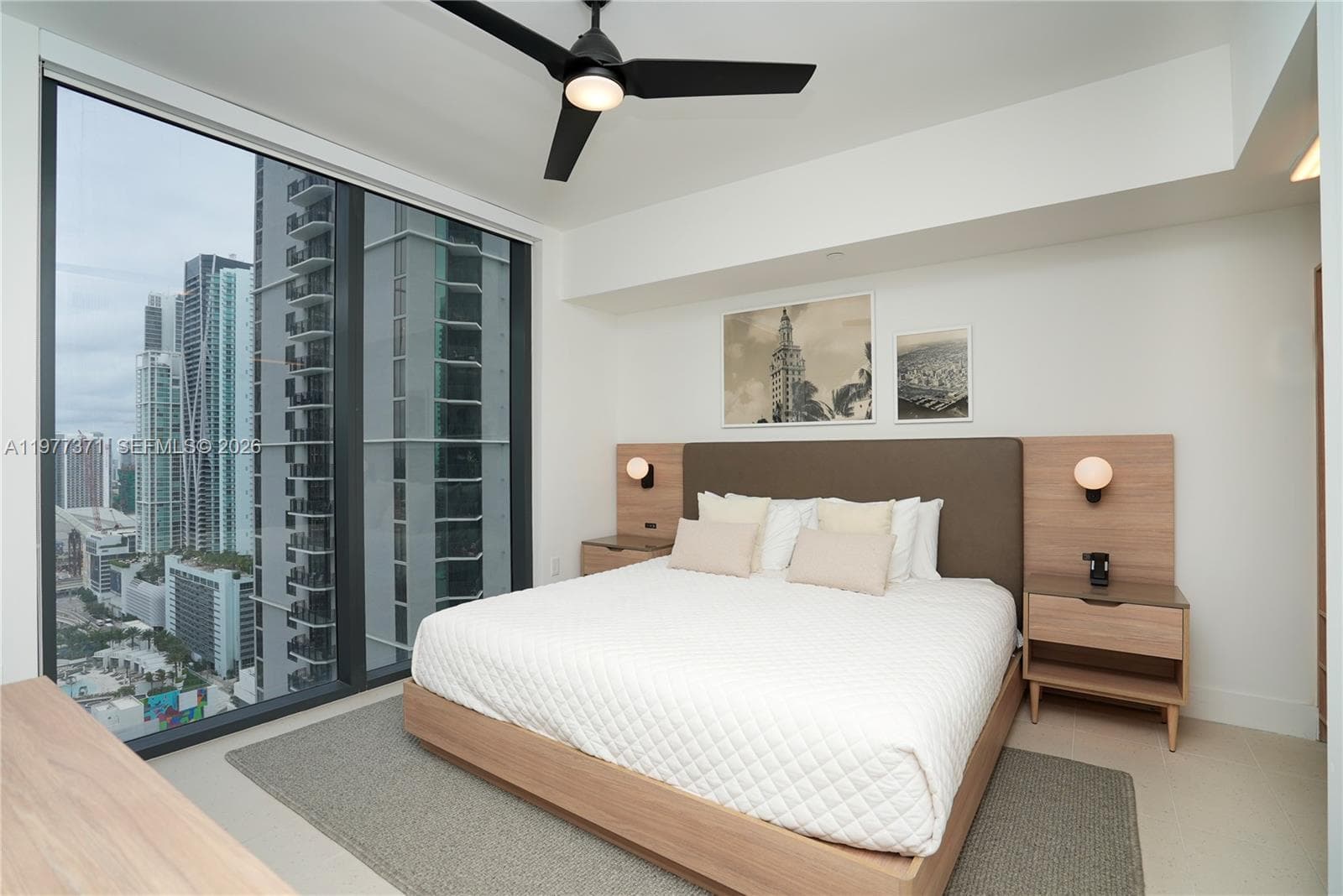 159 NE 6th St # 2711, Miami FL 33132 — 17