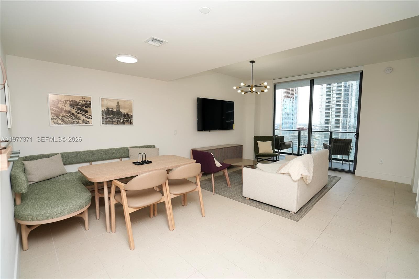 159 NE 6th St # 2711, Miami FL 33132 — 24