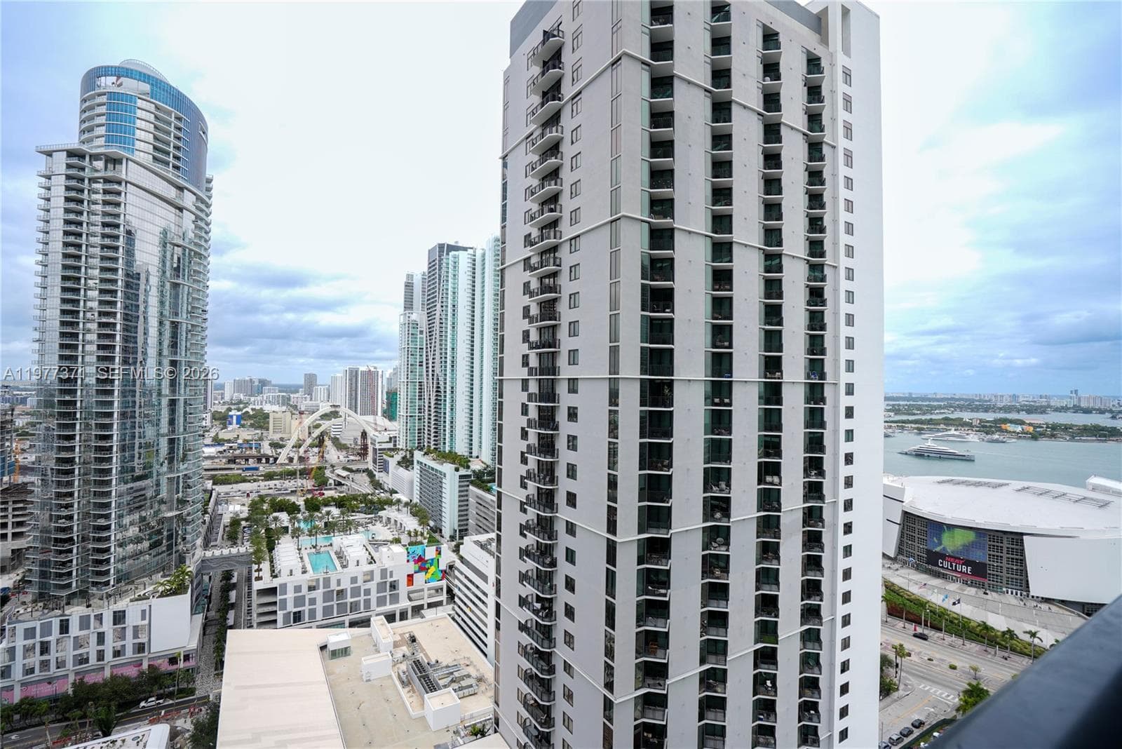 159 NE 6th St # 2711, Miami FL 33132 — 15