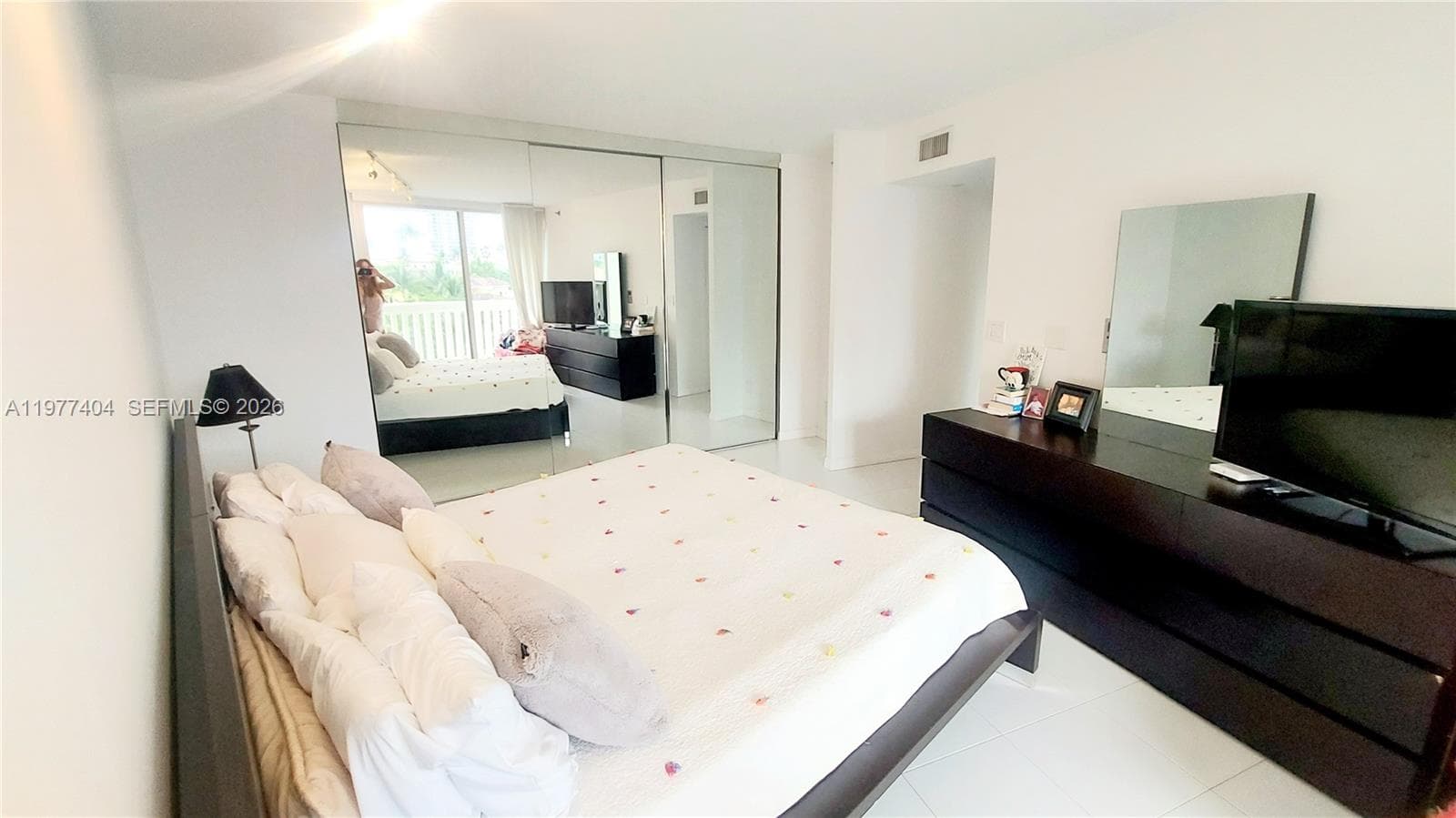 1000 W Island Blvd # 508, Aventura FL 33160 — 7