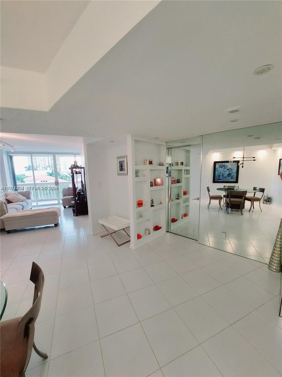 1000 W Island Blvd # 508, Aventura FL 33160 — 5