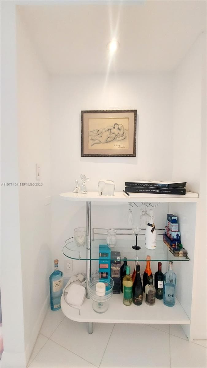 1000 W Island Blvd # 508, Aventura FL 33160 — 15