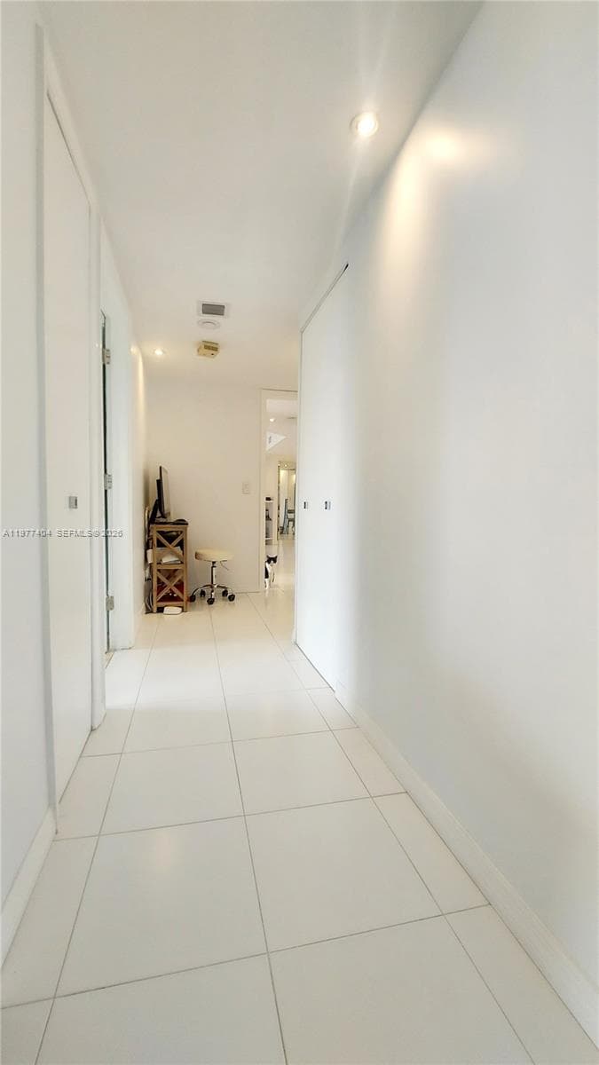 1000 W Island Blvd # 508, Aventura FL 33160 — 21