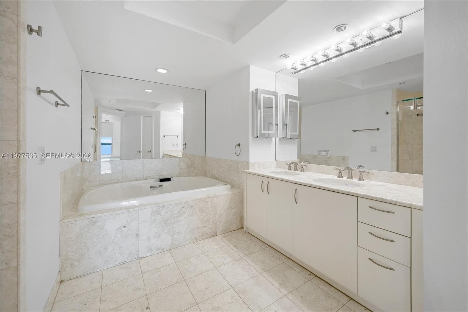 1331 Brickell Bay Dr # 911, Miami FL 33131 — 14
