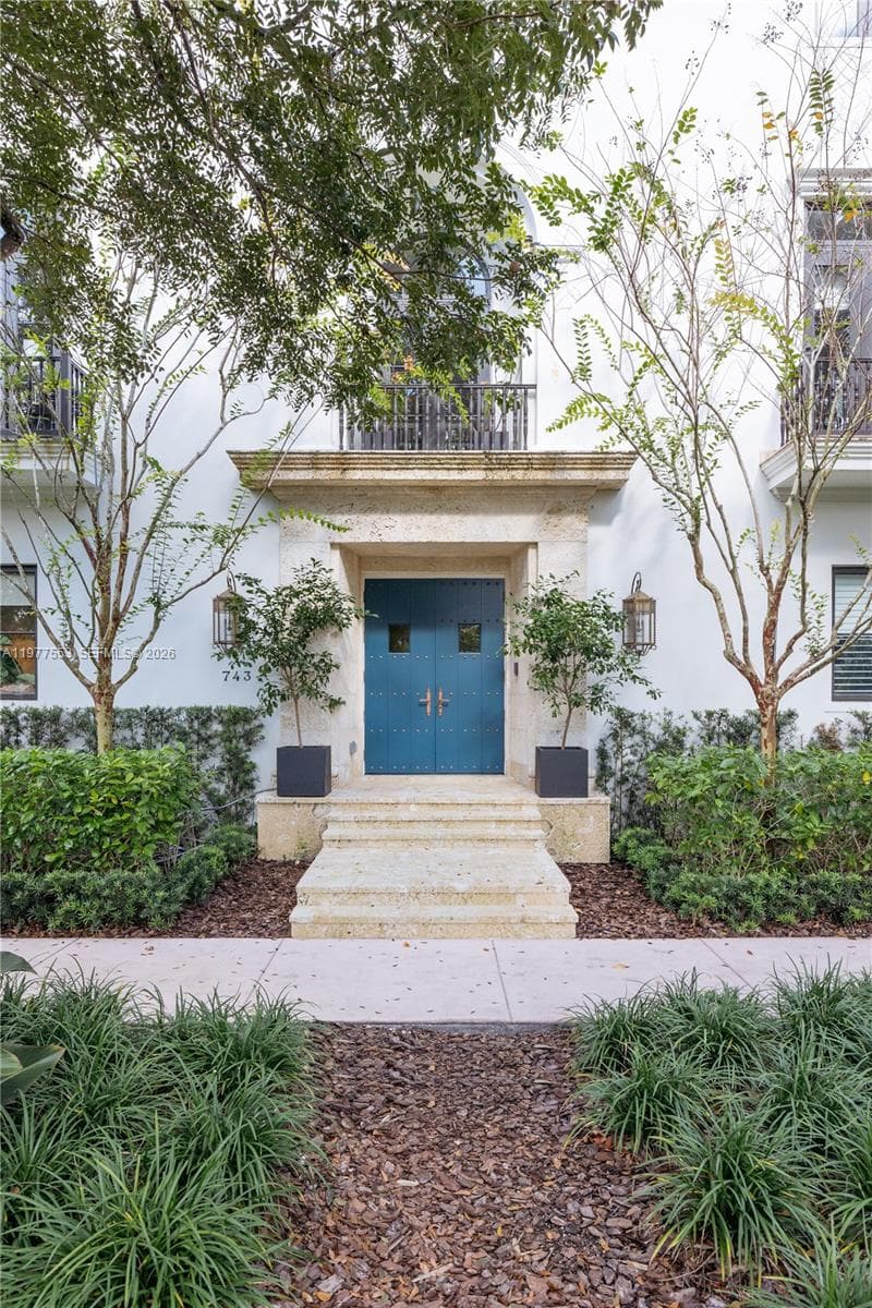 743 Almeria Ave, Coral Gables FL 33134 — 1