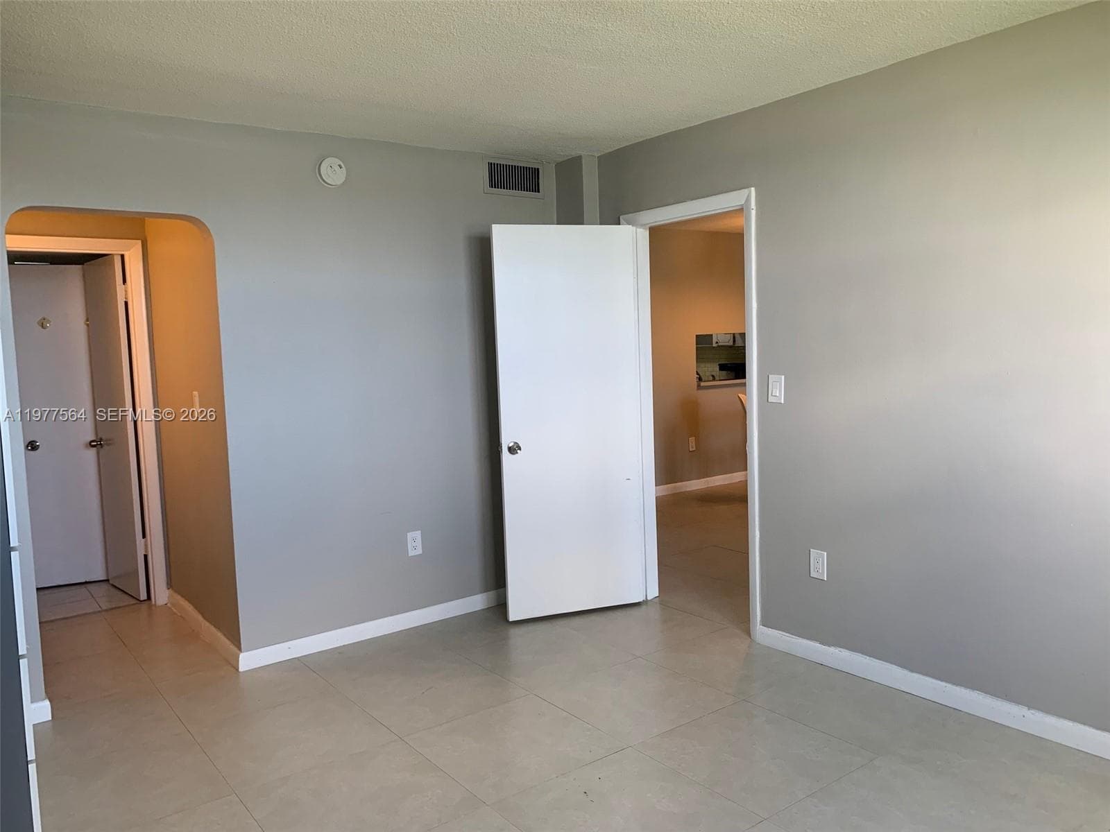 3010 Marcos Dr # R105, Aventura FL 33160 — 8
