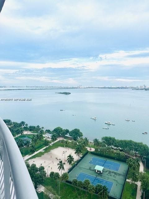 1750 N Bayshore Dr # 2302, Miami FL 33132 — 18