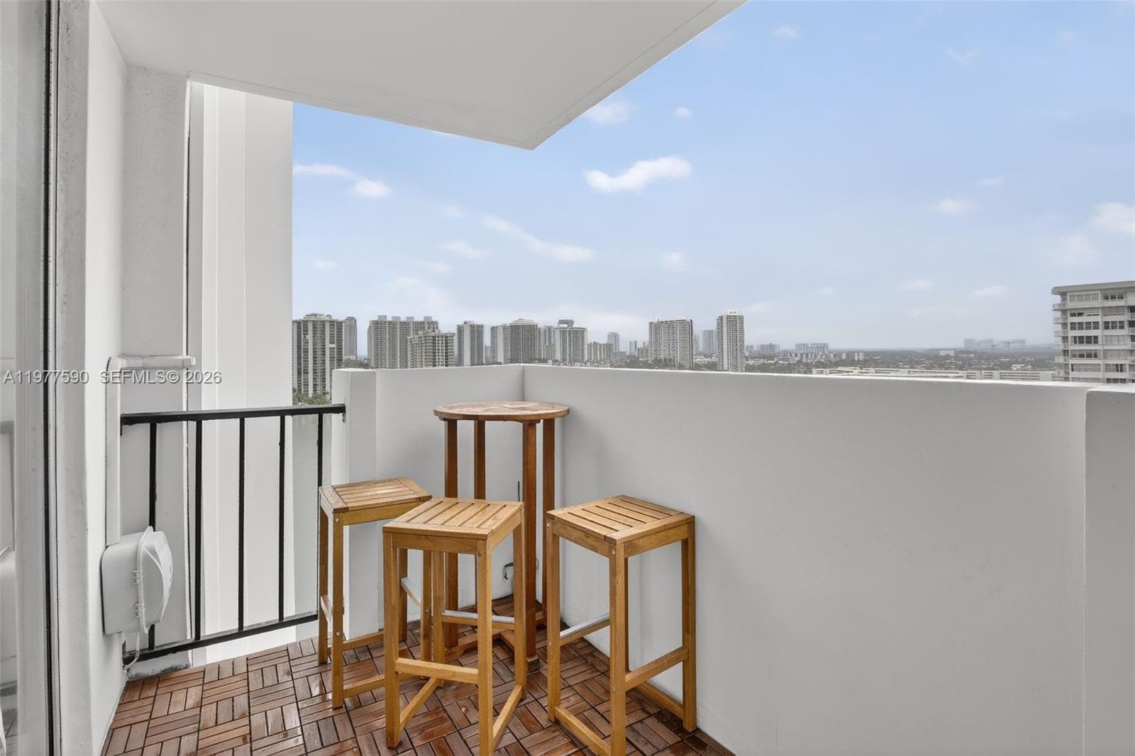 2780 NE 183rd ST # 1714, Aventura FL 33160 — 7