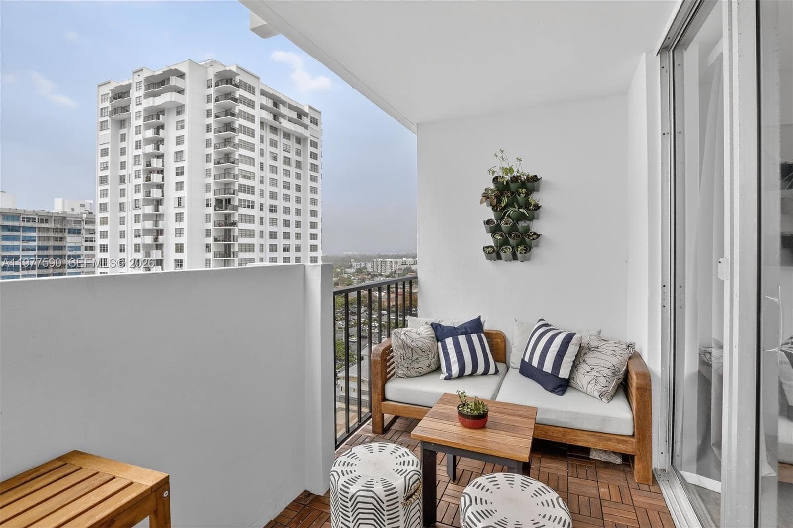 2780 NE 183rd ST # 1714, Aventura FL 33160 — 8