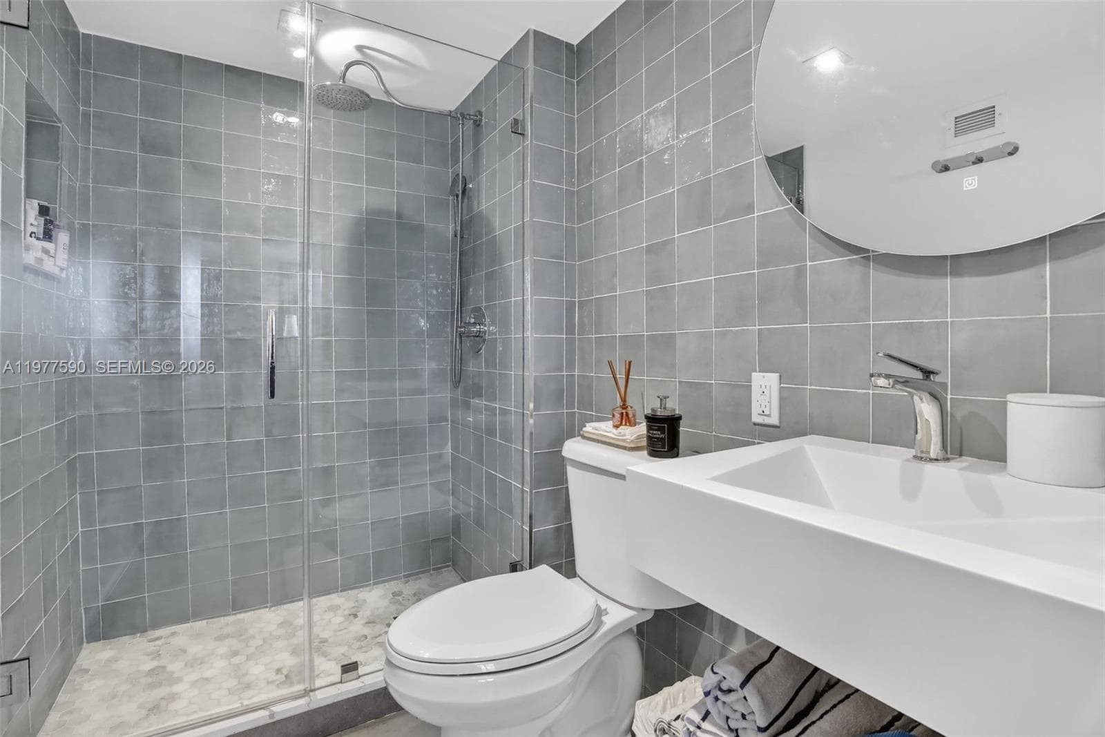 2780 NE 183rd ST # 1714, Aventura FL 33160 — 25