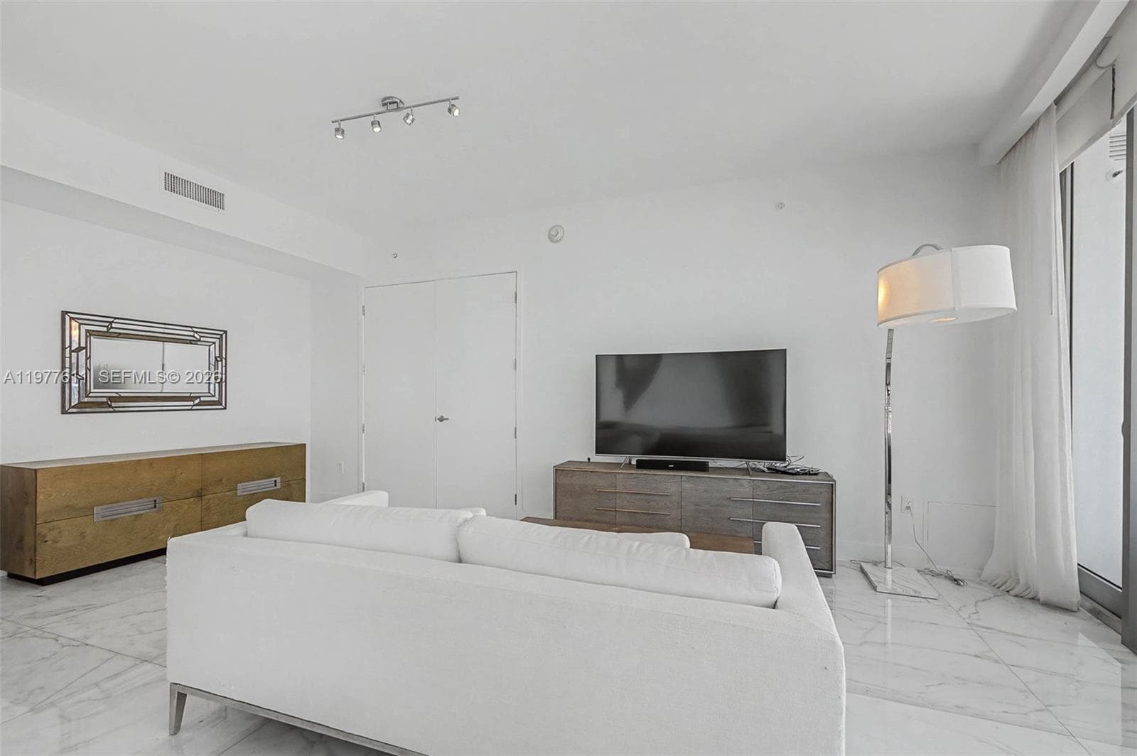 17475 Collins Ave # 904, Miami Beach FL 33160 — 22