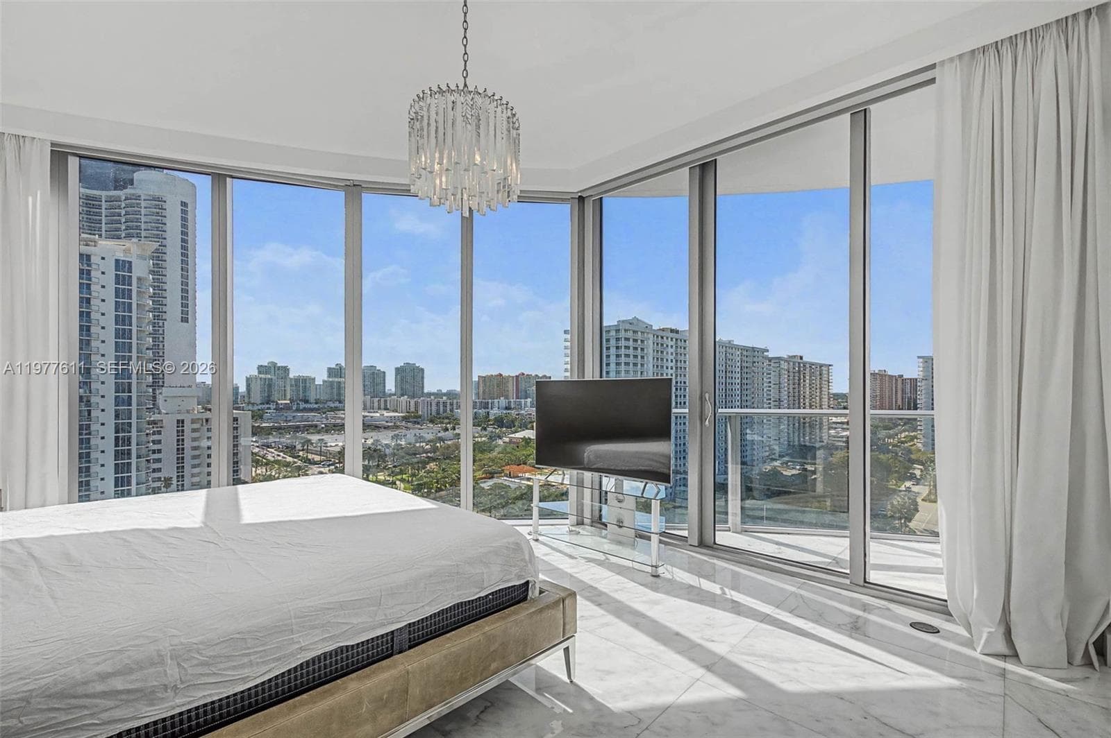 17475 Collins Ave # 904, Miami Beach FL 33160 — 18