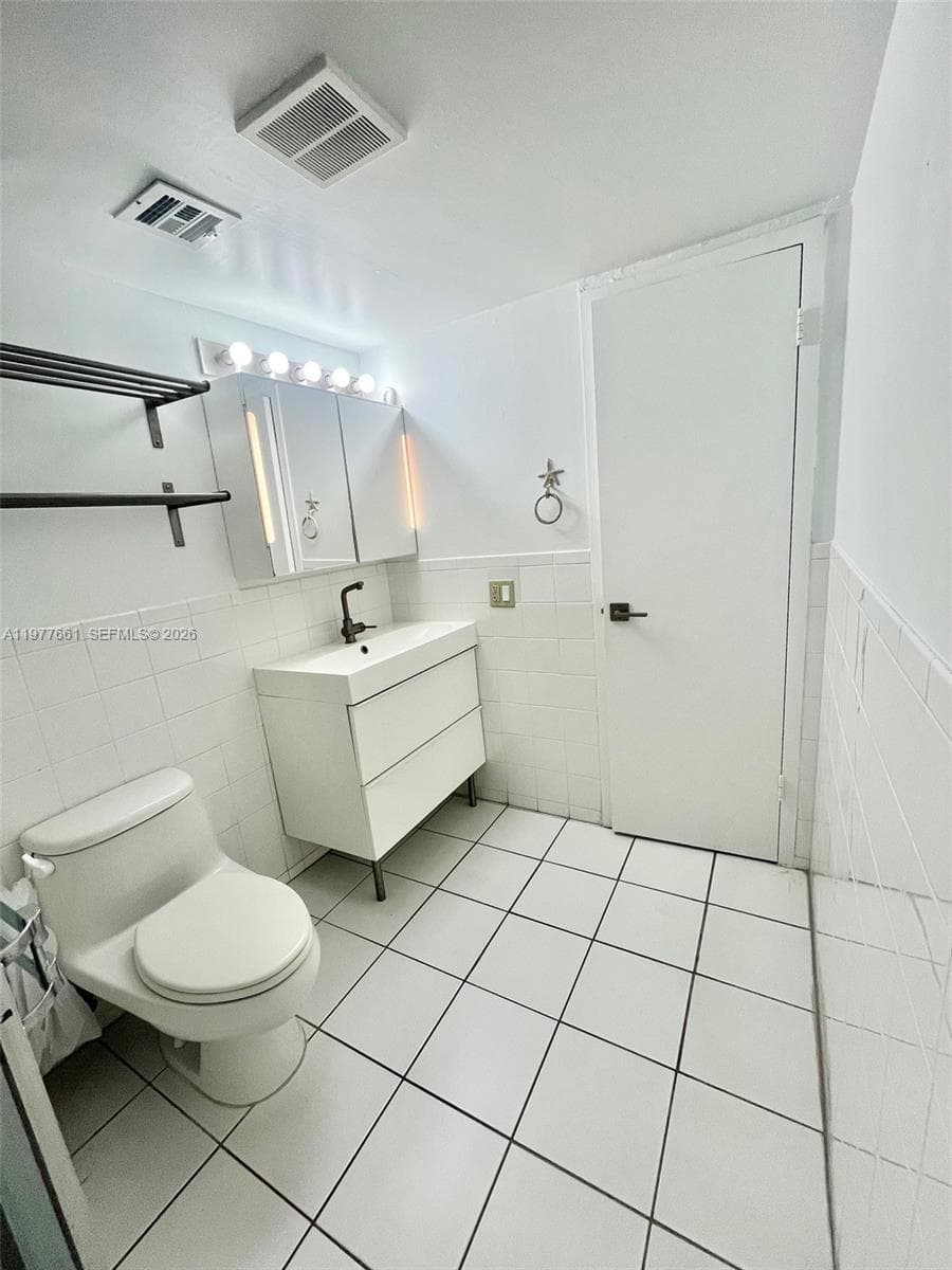1800 NW 24th Ave # 219, Miami FL 33125 — 12