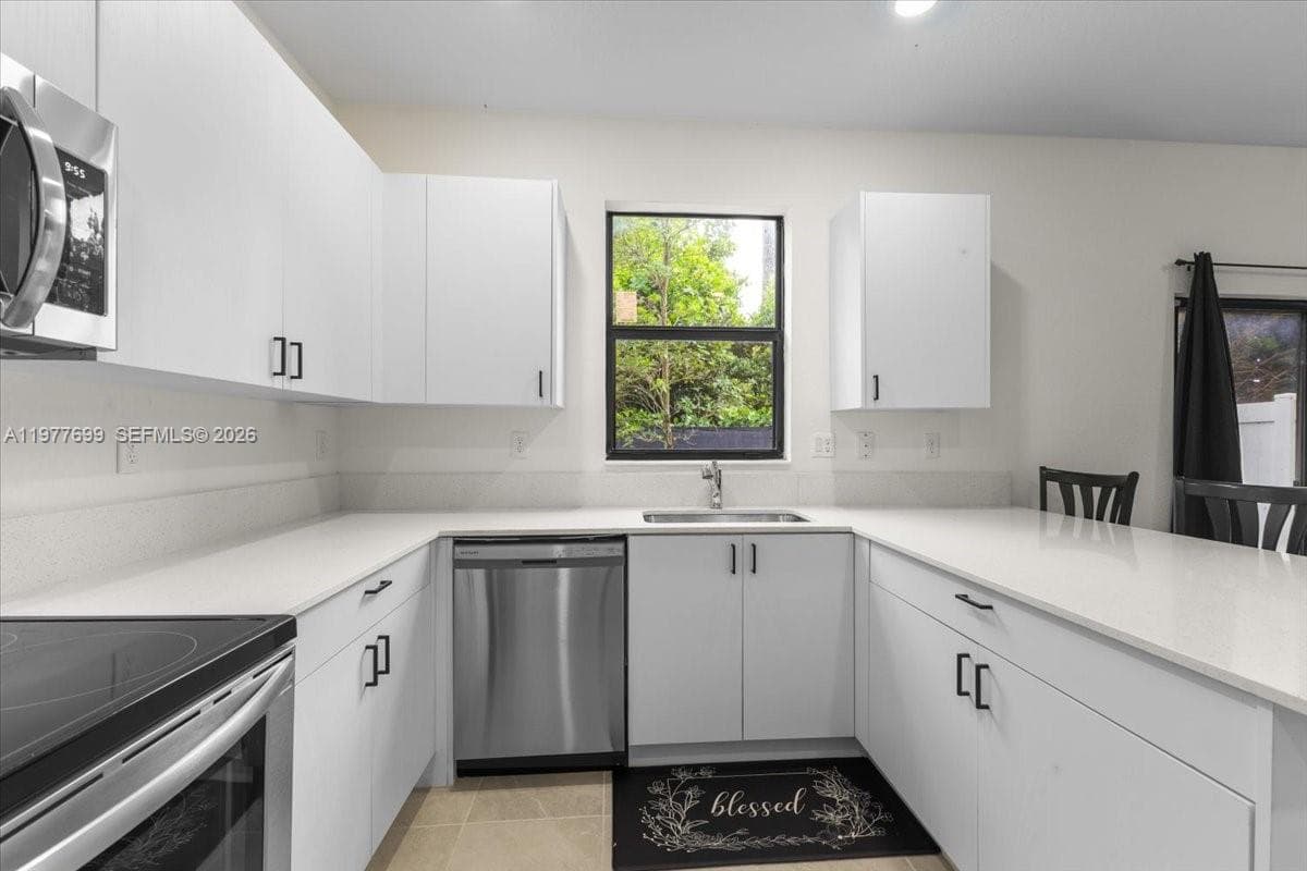 20344 NW 6th Pl, Miami Gardens FL 33169 — 35