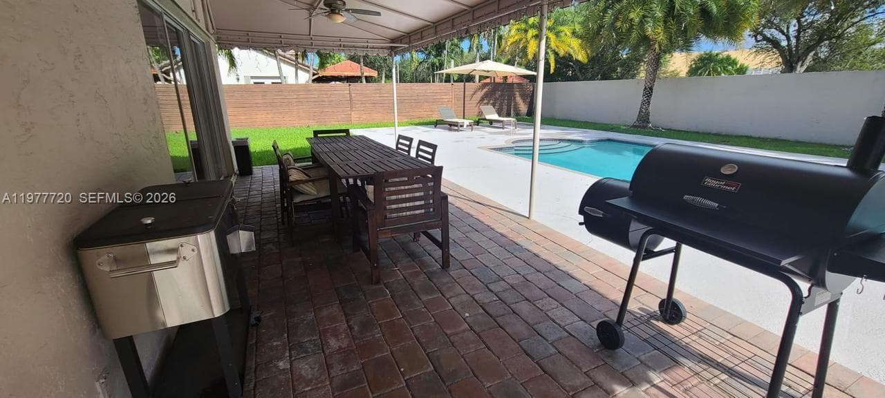 8826 NW 189th Ter, Hialeah FL 33018 — 32