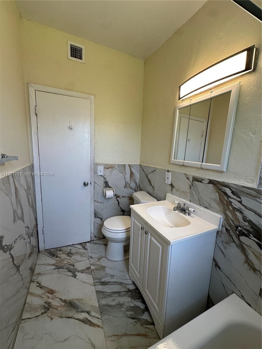 10761 SW 221st St, Miami FL 33170 — 10