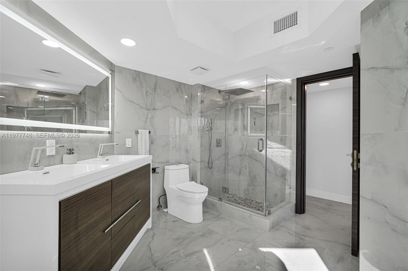 16485 Collins Ave # 738, Sunny Isles Beach FL 33160 — 34