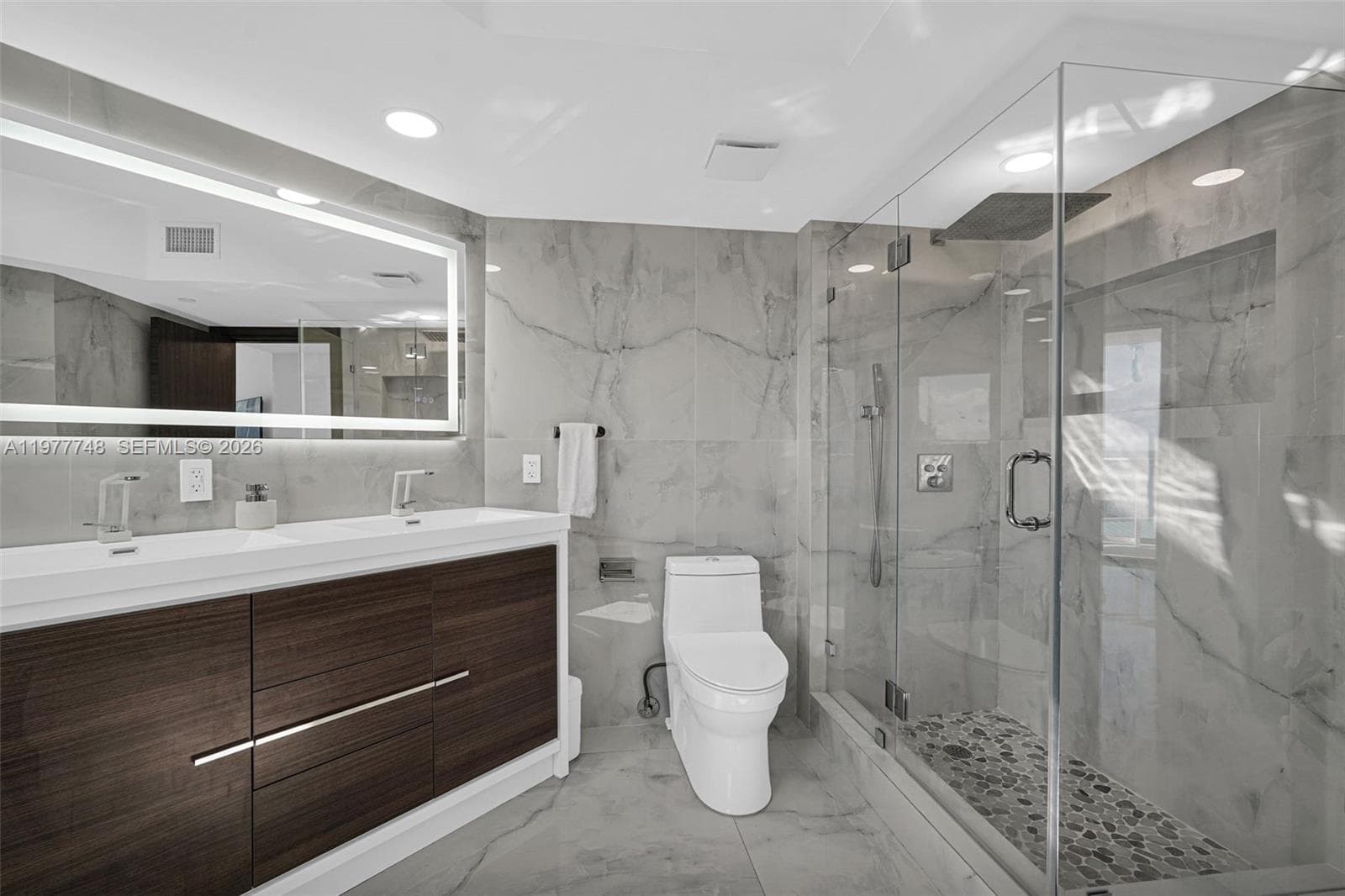 16485 Collins Ave # 738, Sunny Isles Beach FL 33160 — 35