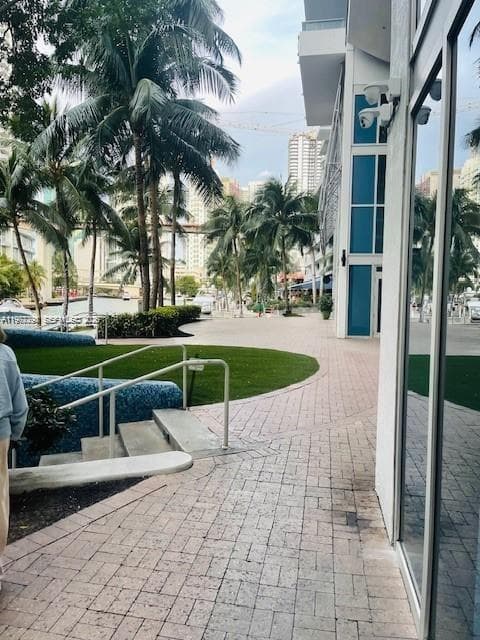 185 SW 7th St # 1605, Miami FL 33130 — 23