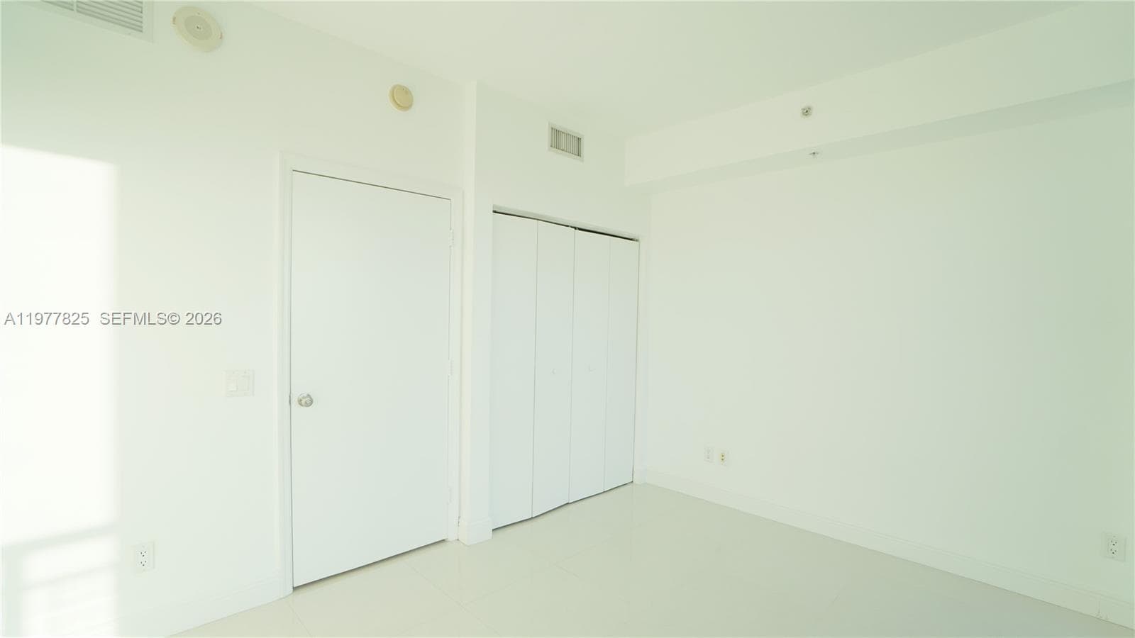 60 SW 13th St # 2215, Miami FL 33130 — 16