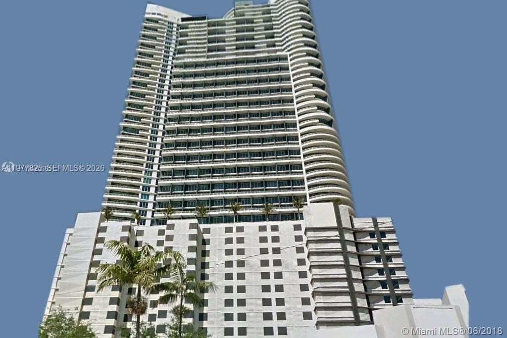 60 SW 13th St # 2215, Miami FL 33130 — 24