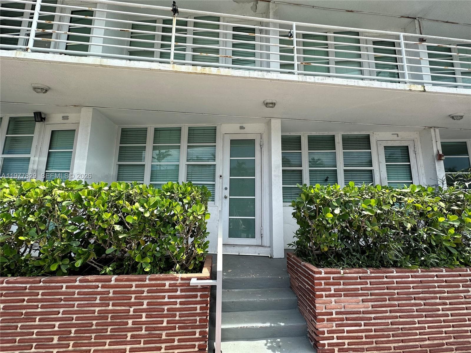 300 74th St # 6, Miami Beach FL 33141 — 2